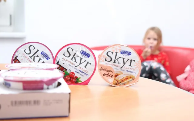 Islandská tradice v českých domovech. SKYR Bohušovické mlékárny zasytí, potěší a osladí vám den. A venku má novou zimní edici!