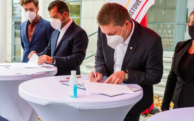 Podepsáno! Olomoucký kraj má novou trojkoalici v čele s hejtmanem Suchánkem