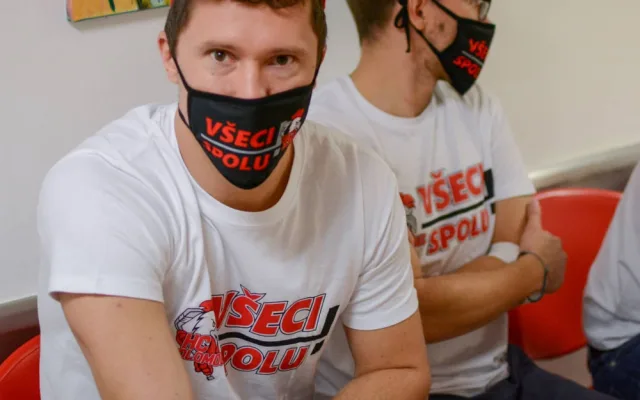 Olomoučtí hokejisté kápli božskou červenou. Své fanoušky vyzývají k darování krve