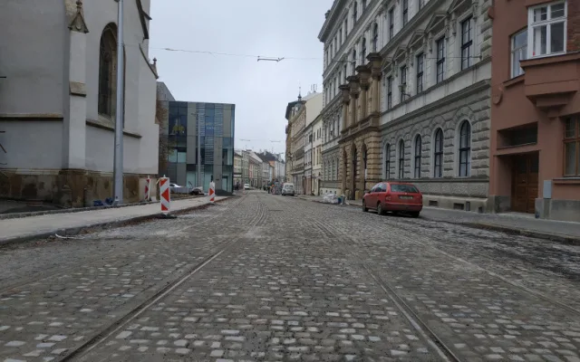 Rekonstrukce ulice 8. května se chýlí ke konci. Tramvaje po ní začnou jezdit během pár týdnů