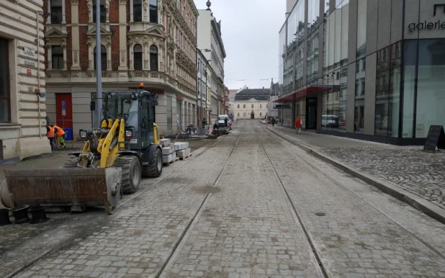 Rekonstrukce ulice 8. května se chýlí ke konci. Tramvaje po ní začnou jezdit během pár týdnů