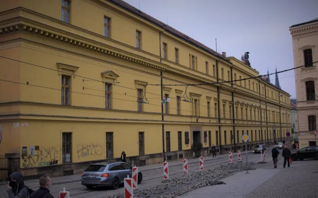 Vláda projedná návrh na prodej Hanáckých kasáren v Olomouci