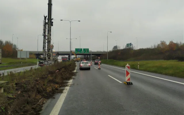 Na dálnici D46 před Olomoucí budou nová svodidla. Omezení potrvá do konce roku