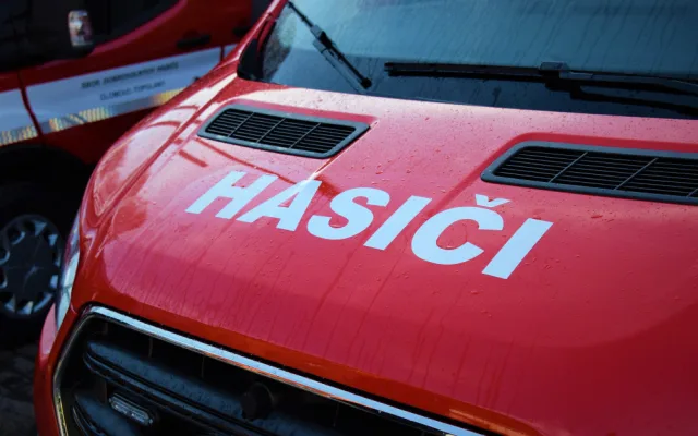 Dobrovolní hasiči mají dva nové vozy. Dostaly jméno Kačenka a Sylvinka
