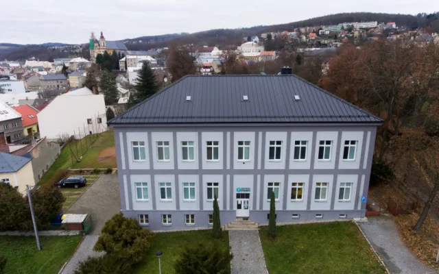 Odborná výuka, řidičské průkazy i kurzy. SOŠ lesnická a strojírenská Šternberk nabízí osm oborů
