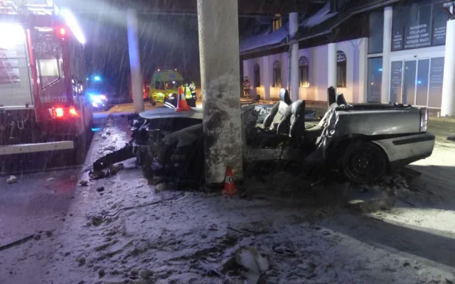 Tragická nehoda u Zlatých Hor na Jesenicku, dva mrtví