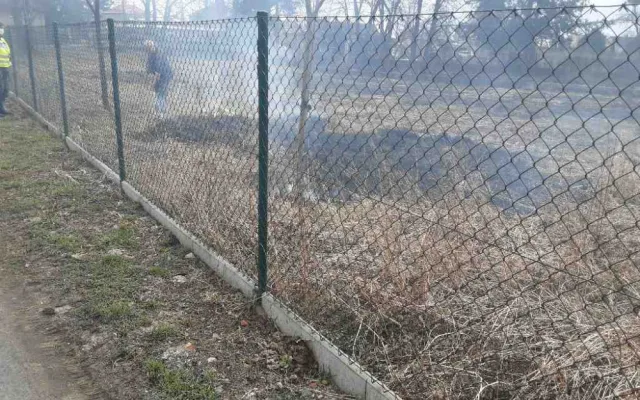 Hasiči doporučují pálení klestí na zahradě předem nahlásit