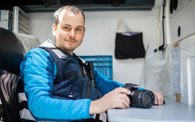 Mám dobrý pocit, když objevím stopu vedoucí k odhalení pachatele, říká kriminalistický technik Jiří Černěnko