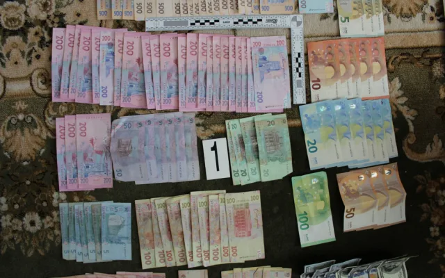 Celníci odhalili daňový podvod skupiny cizinců za více než 25 mil. Kč