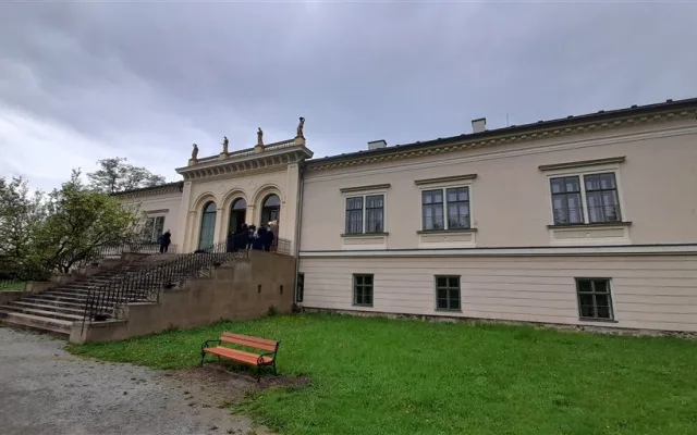 Zámek v Čechách pod Kosířem se otevřel návštěvníkům dnes, nabízí i novinky