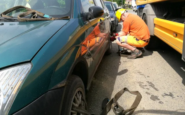 Olomouc a Prostějov vyhlásily válku autovrakům. Z ulici jich zmizely desítky / Michal Folta