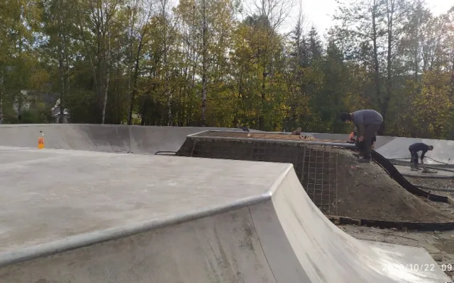 Jeseník má nový skatepark. Kombinuje streetový park s moderní BMX dráhou