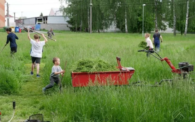 V Chomoutově si děti mohou vyzkoušet tajemný labyrint v trávě