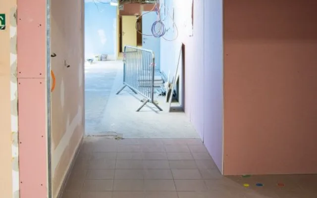 Centrální budova ve Fakultní nemocnice prochází úpravou