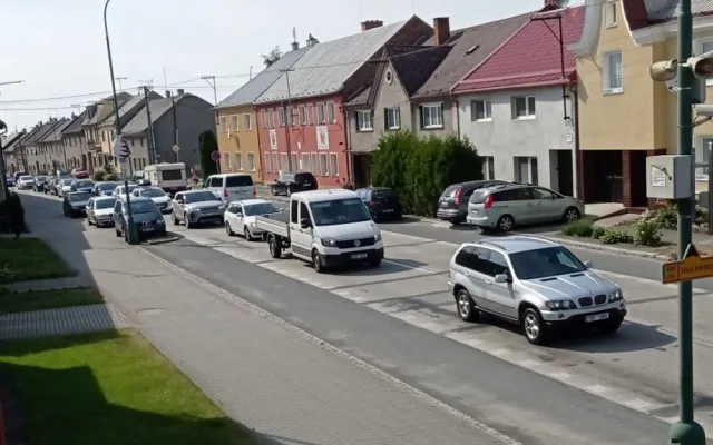 Daskabátu a obcím v okolí se raději vyhněte! Kvůli popraskané dálnici zde vypuklo dopravní peklo
