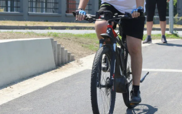 Nová cyklostezka v Hodolanech řeší nebezpečné přejíždění frekventované ulice