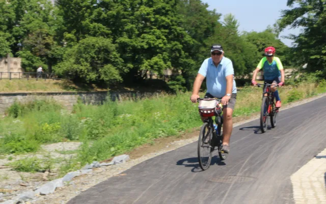 Nová cyklostezka v Hodolanech řeší nebezpečné přejíždění frekventované ulice
