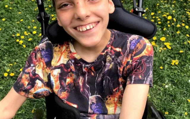 Přidušení miminka při porodu změnilo rodině život. Pomoci v těžké situaci teď může každý