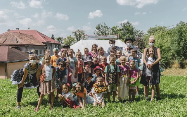 Velevážené publikum, račte dále! Do hospicu pro pozůstalé děti zavítal Cirkus Paciento