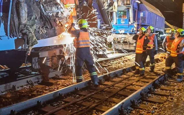 Policie vyšetřuje srážku vlaků na Prostějovsku jako obecné ohrožení. Hledá svědky nehody