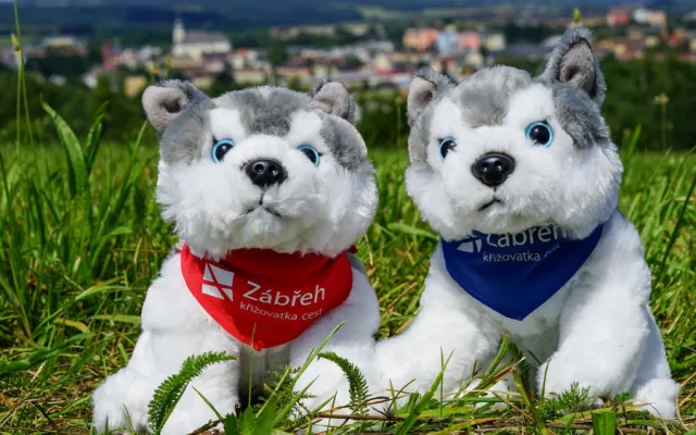Hasiči ze Zábřehu budou vozit plyšáky. Měli by rozptýlit děti při krizových událostech