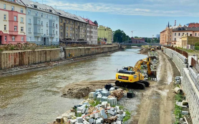 Stavba Rejnoka jde pomalu, stěžují si Olomoučané. Jde o komplikovanou stavbu, brání se Povodí