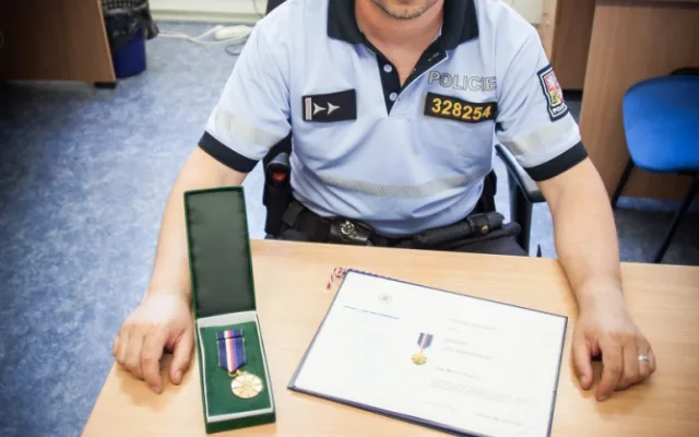 Práce u policie pro mě znamená být pořád ve střehu. Sloužím sedm let a stále se učím něčemu novému, říká oceňovaný šumperský policista Michal Cikryt