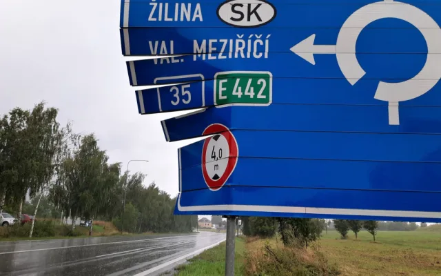 Dopravní značení u únikové zóny pod mohelnickým kopcem se dočká obnovy