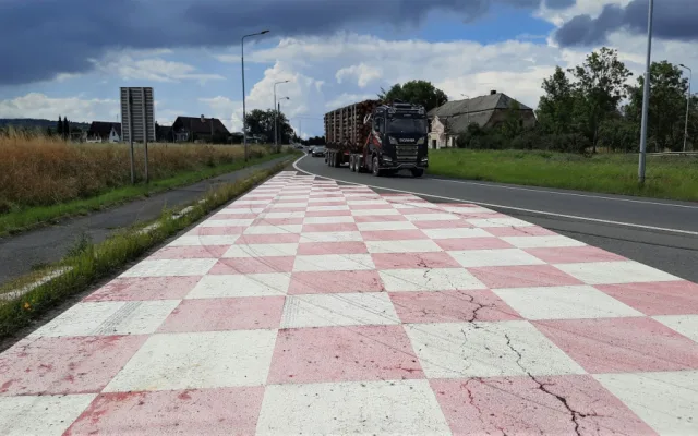 Dopravní značení u únikové zóny pod mohelnickým kopcem se dočká obnovy