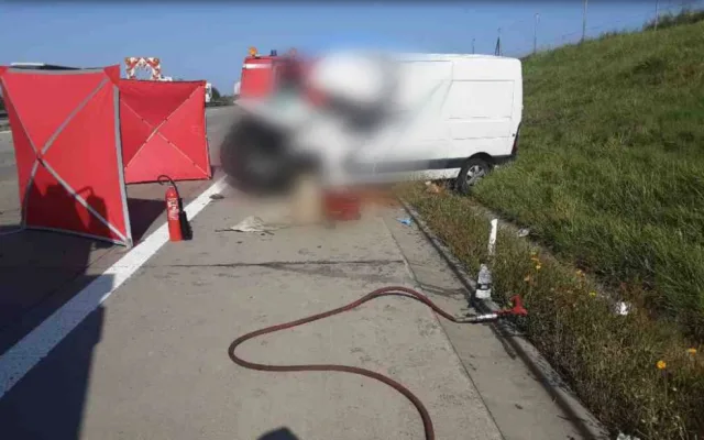 Po tragické nehodě je dálnice na Ostravu u Bělotína uzavřena. Zemřel řidič dodávky