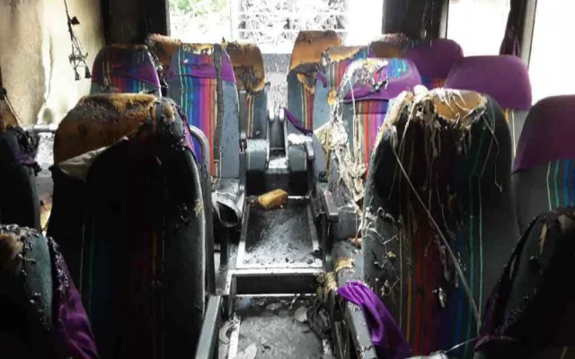 Na Šumpersku hořel autobus s dětmi. Všechny se ve zdraví dostaly ven