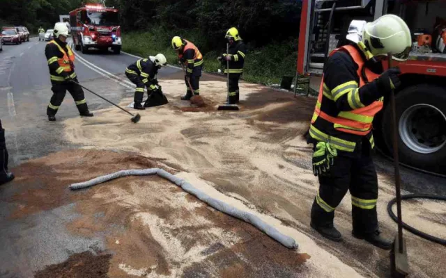 Na Šumpersku hořel autobus s dětmi. Všechny se ve zdraví dostaly ven