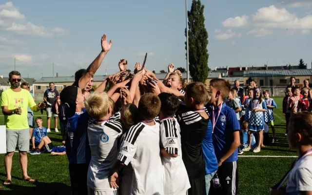 V Olomouci Řepčíně proběhlo slavnostní otevření nového hřiště a první ročník mládežnického turnaje Sigmund Cup