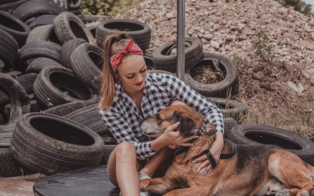 Snímky ze zákulisí focení plakátů Pole Dogs na pomoc psům z olomouckého útulku