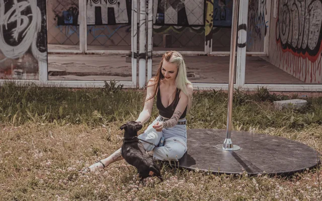 Snímky ze zákulisí focení plakátů Pole Dogs na pomoc psům z olomouckého útulku