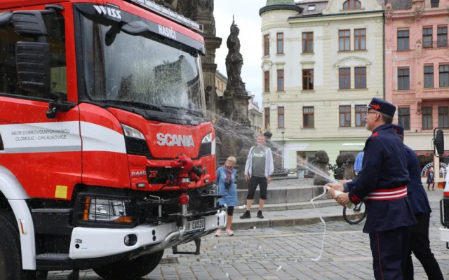 Hasičům z Chválkovic pomůže v boji s plameny Valerie. Nová cisterna stála miliony