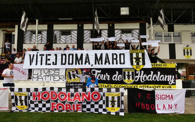 Hodolanští fanoušci si pro hvězdnou posilu připravili přivítání