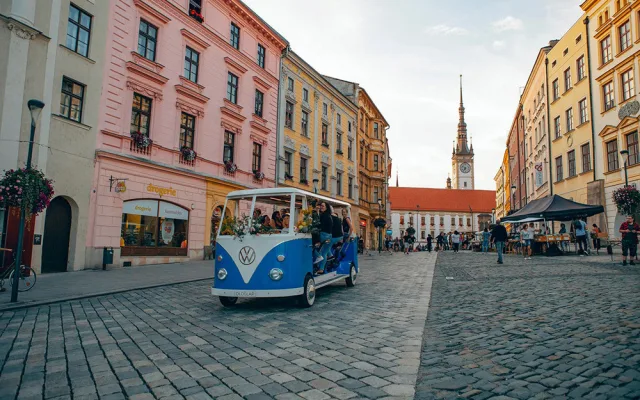 Olo – loď, šlap, punč, dvorek. Šimon Pelikán svoje aktivity směřuje do oblastí cestovního ruchu a kultury. Se svým týmem musel překonat překážky nejen při covidové epidemii