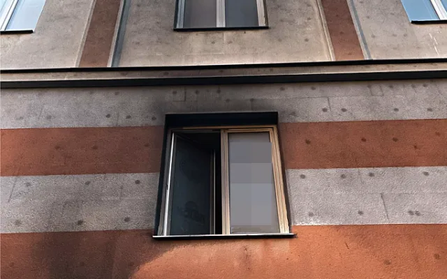 Požár kontejnerů poškodil o víkendu Hotelový dům v Olomouci. Škody jdou do desítek tisíc