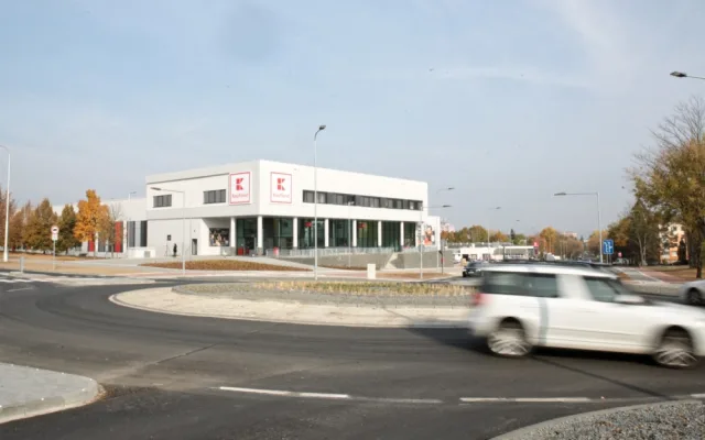 Nový Kaufland v Olomouci nabízí přes 4000 metrů prodejní plochy a 325 parkovacích míst
