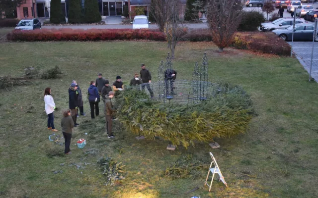 Hranice v neděli před zámkem rozsvítí obří adventní věnec