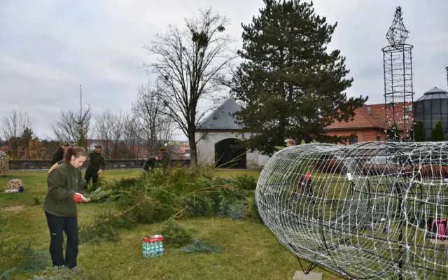 Hranice v neděli před zámkem rozsvítí obří adventní věnec