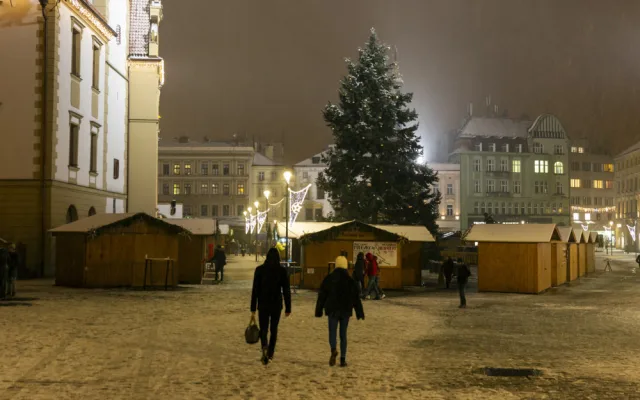 Olomoucké vánoční trhy se ponořily do tmy a lidé odešli. Je to velké zklamání, říkají pořadatelé