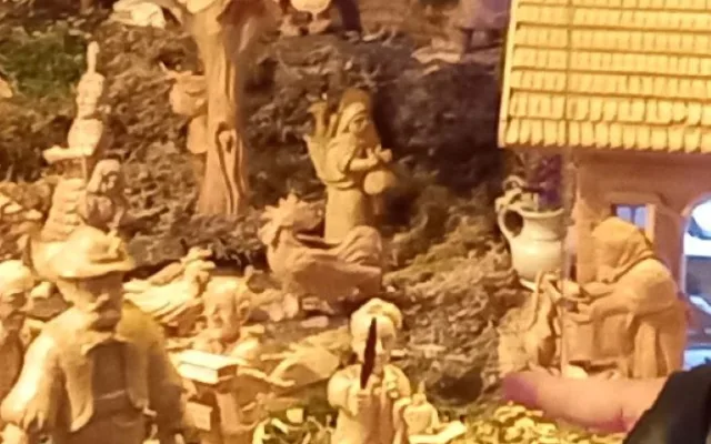 Proslulý betlém v Lošticích má další moravskou celebritu, básníka Wolkera