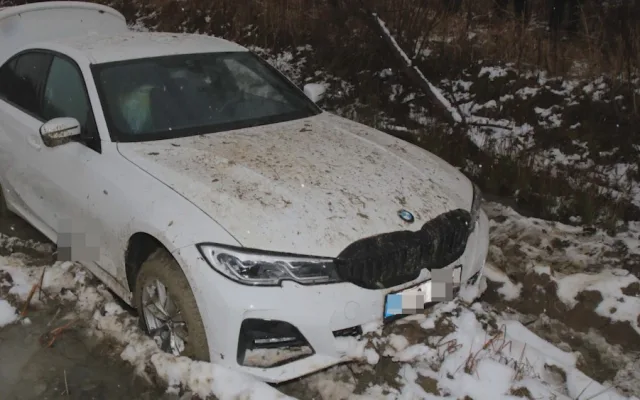 Policisté museli střílet na pronásledované BMW. Honička skončila na kraji Olomouce