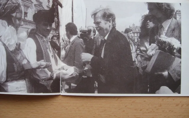 Václav Havel pořád někam pospíchal, vzpomíná na jeho návštěvu Prostějova fotograf Bob Pacholík