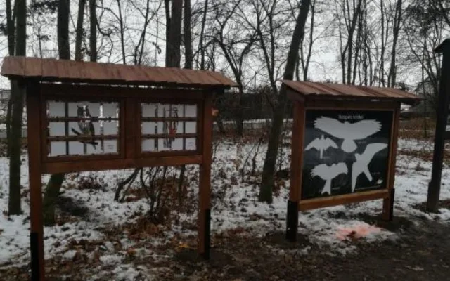 Petice nesouhlasí s bytovou výstavbou u lesoparku Houčela. Odpůrci plánují protestní pochod