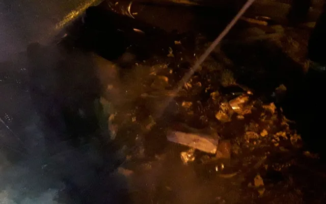 Už osm minut po půlnoci hasiči ve Šternberku likvidovali první požár krabic od zábavní pyrotechniky