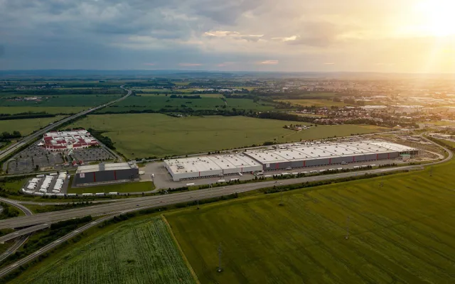 Automatika pro desetitisíce palet. Kaufland za 1,7 miliardy rozšiřuje sklady v Olomouci