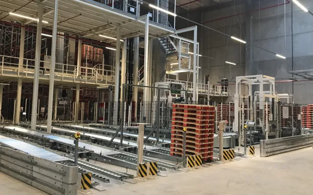 Automatika pro desetitisíce palet. Kaufland za 1,7 miliardy rozšiřuje sklady v Olomouci